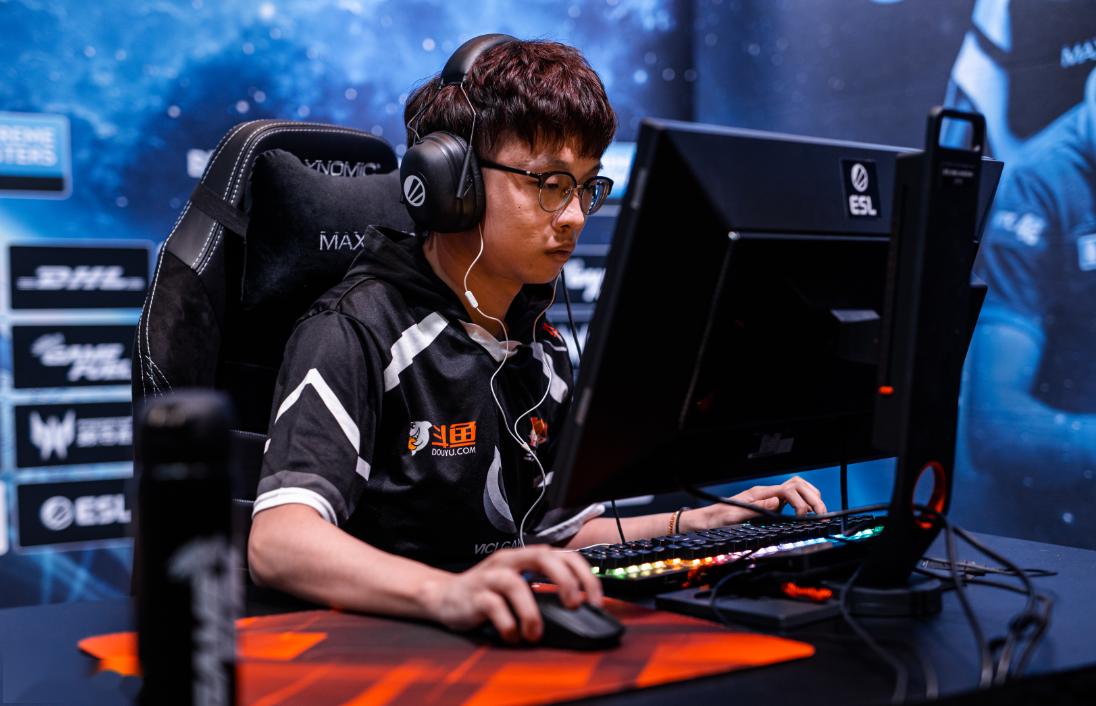 泰国队轻取韩国队，李梓嘉刷新纪录