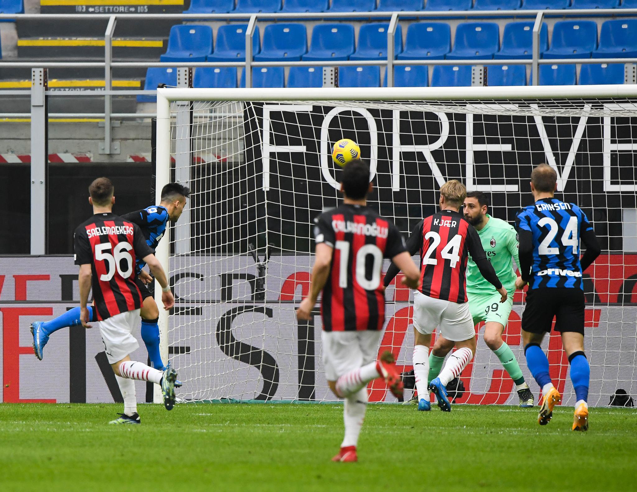 中国足球报道:苏宁轻取哈尔滨毅腾,继续领跑积分 中国足球报道:苏宁轻取哈尔滨毅腾,继续领跑积分